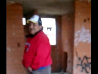 CHUPANDO O PEDREIRO GOSTOSO NA OBRA