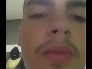 NOVINHO F&Eacute;RTIL MOSTRA SUA ENCANTADOR L&Iacute;NGUA DOCE